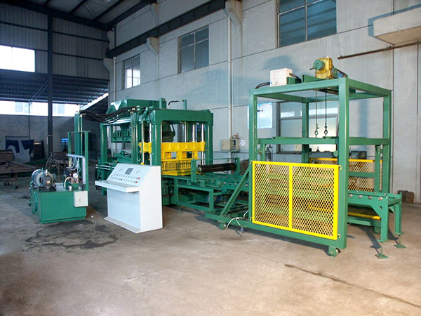 automatic concrete block making machine